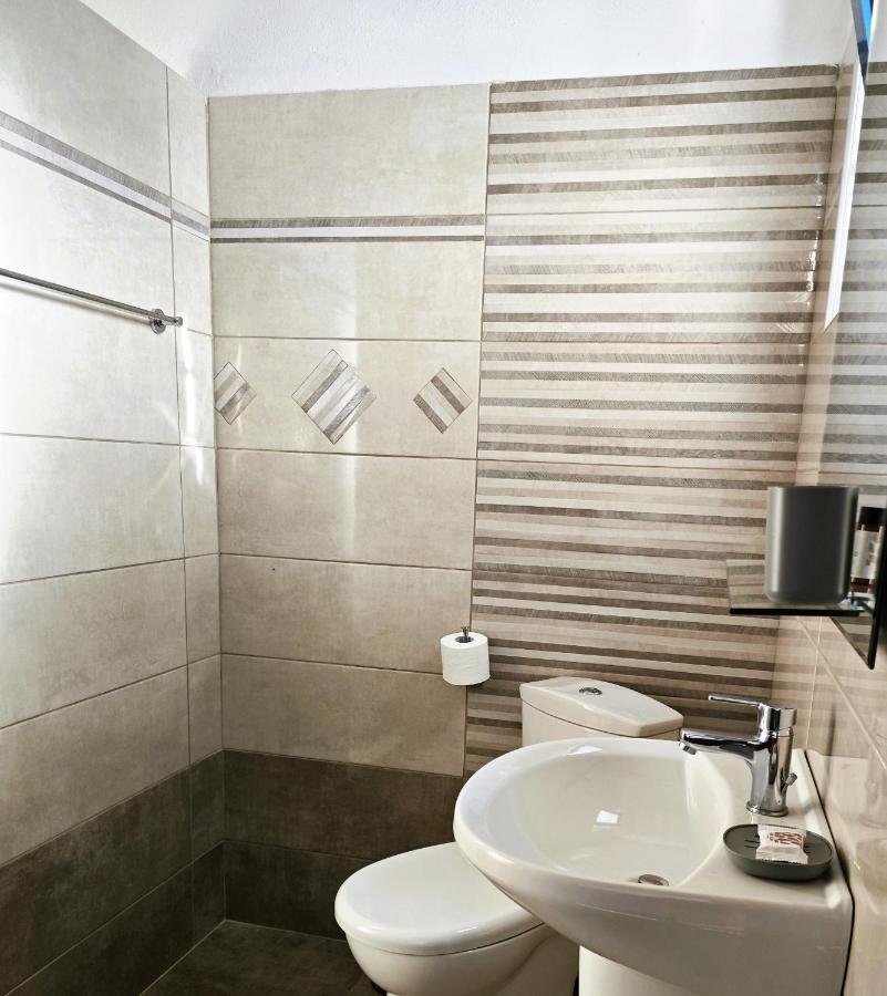 Babis & Popi Rooms And Studios Φραγκοκάστελλο Εξωτερικό φωτογραφία