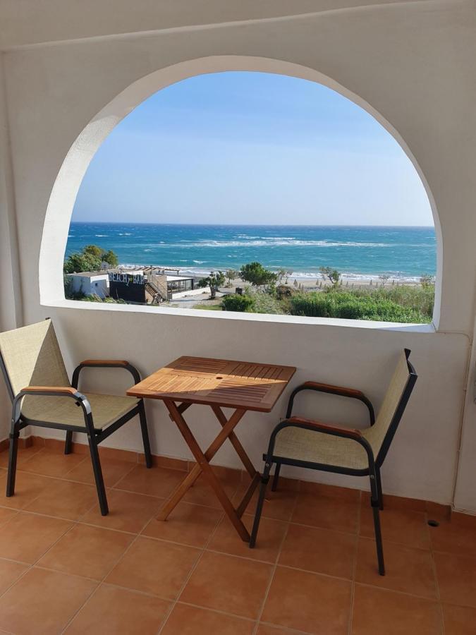 Babis & Popi Rooms And Studios Φραγκοκάστελλο Εξωτερικό φωτογραφία