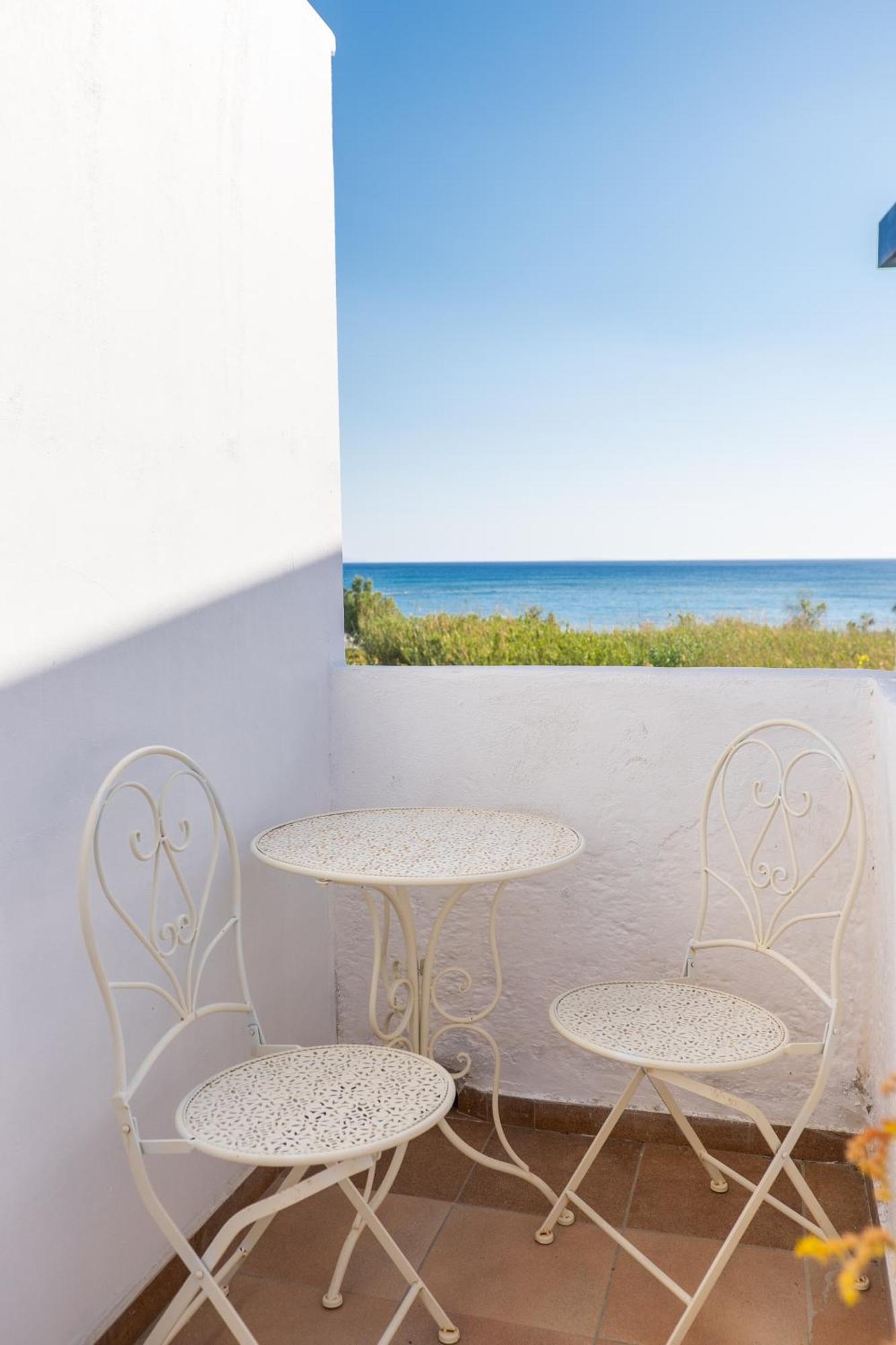 Babis & Popi Rooms And Studios Φραγκοκάστελλο Εξωτερικό φωτογραφία